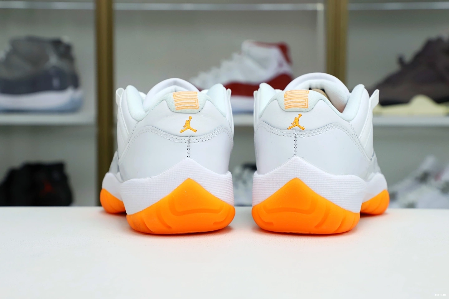AIR RETRO WMNS CITRUS' LOW JORDAN 'BRIGHT 11 0727